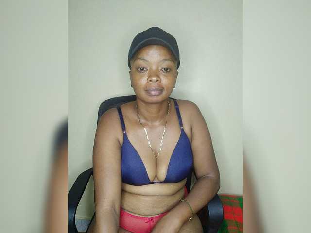 Емитувани слики од екранот sweet-ebony