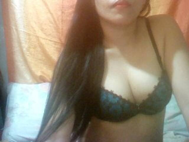 Емитувани слики од екранот SweetHotPinay