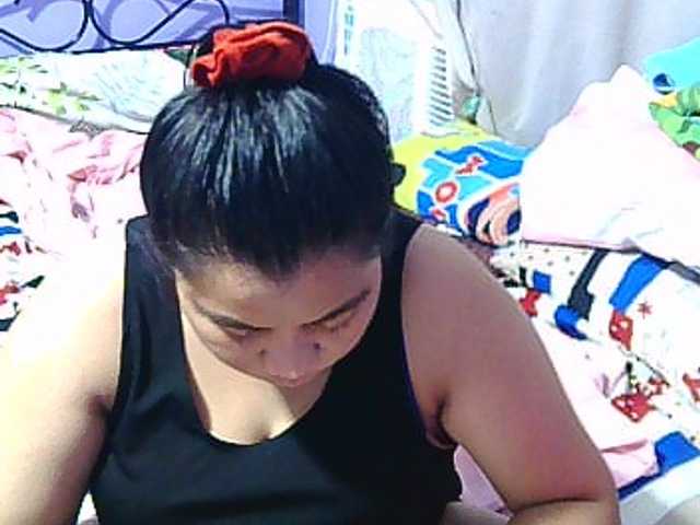 Фотографии Sweetpinay99x Not feeling well, let's just talk, chill and listen to music. #chill #pinay #chatting #relax #chubby #watchcam #cum