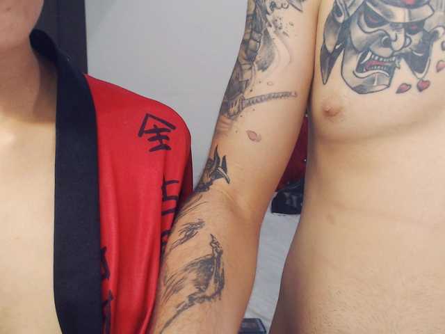 Емитувани слики од екранот Kamgirlove