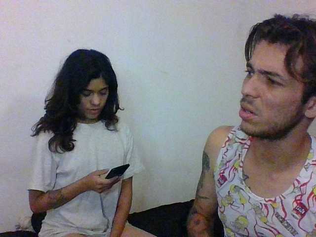 Емитувани слики од екранот Kamgirlove