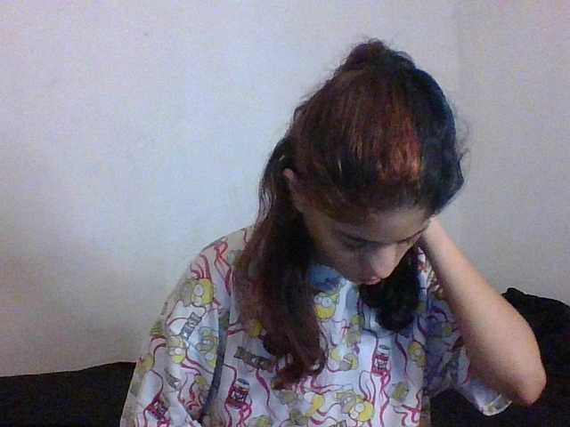 Емитувани слики од екранот Kamgirlove