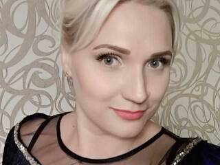 Еротски видео разговор SweetRedDeva