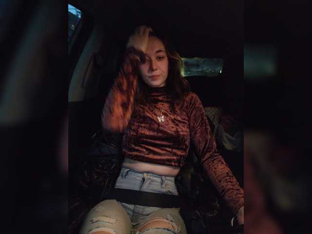 Фотографии Sweetrubyrose Hi im ruby! Its my first day im super nervous. Suppiry me by tipping and i Will flash 500 we have 13 and 487 until goal. Vibrate me my lush is in!