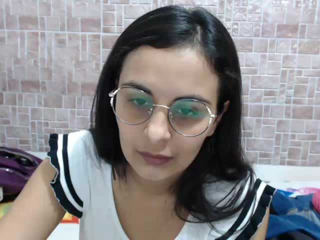 Емитувани слики од екранот sweetsofhia