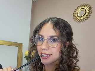 Еротски видео разговор SylvannaMorelli