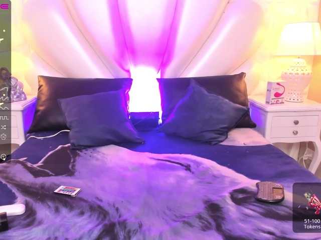 Емитувани слики од екранот TaniaLopez1