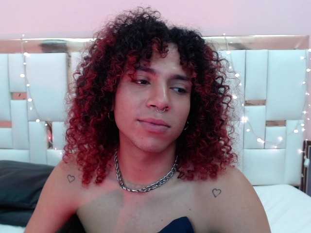 Емитувани слики од екранот TaylorRay