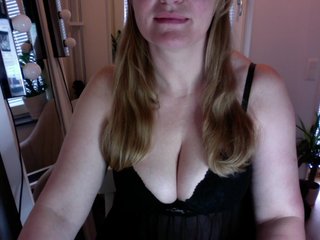 Еротски видео разговор TheGirlNextDoor1