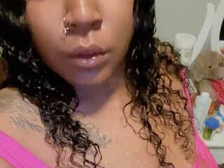 Еротски видео разговор Thicaliciouss