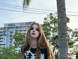 Еротски видео разговор ThreeHannahhh