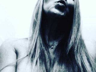 Еротски видео разговор tieta