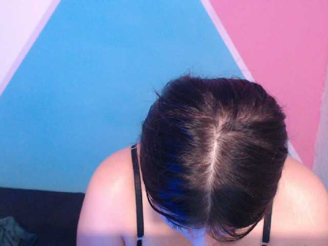 Емитувани слики од екранот tifanydaniel