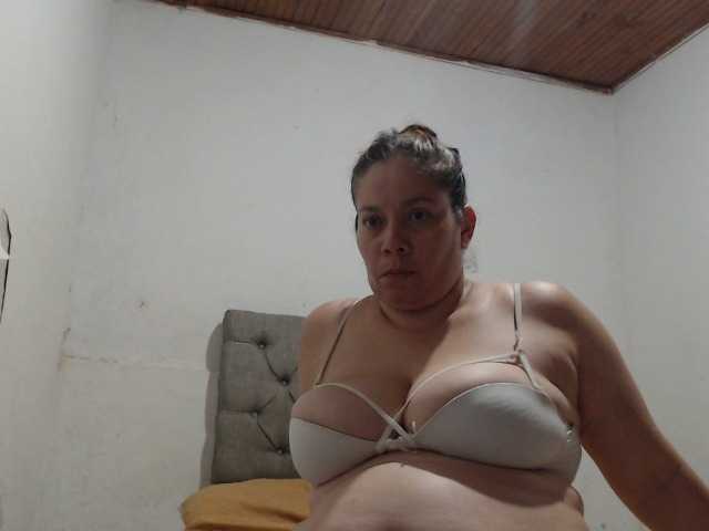 Емитувани слики од екранот tiffa1hot