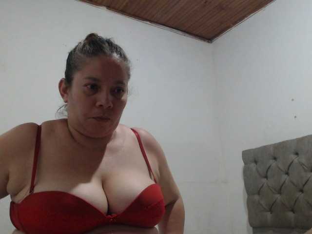 Емитувани слики од екранот tiffa1hot
