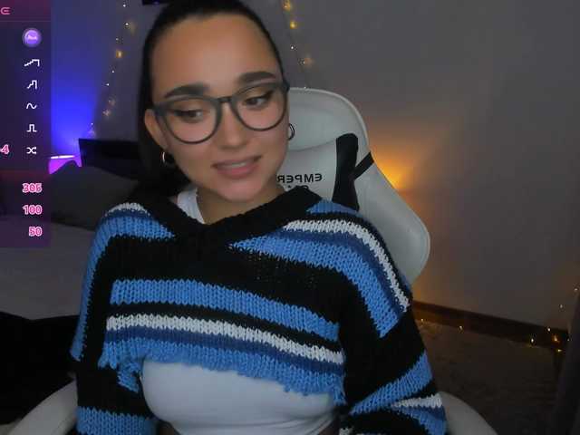 Емитувани слики од екранот Tiffffanyy
