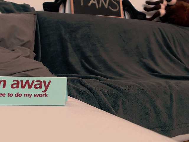Емитувани слики од екранот tiffanykiss1