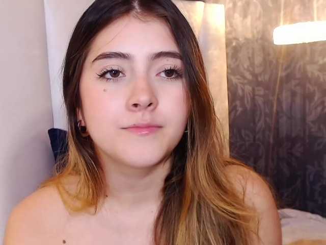 Емитувани слики од екранот TiifannyJork
