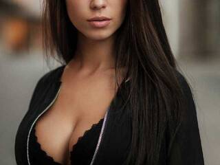 Еротски видео разговор Tiny-Pole