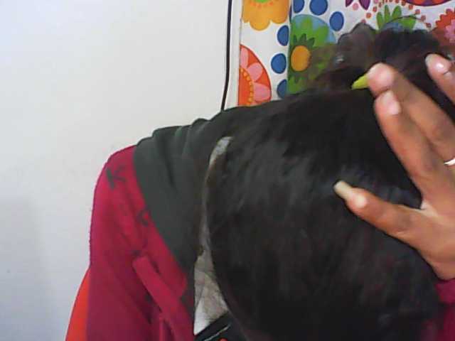 Емитувани слики од екранот tinychloe