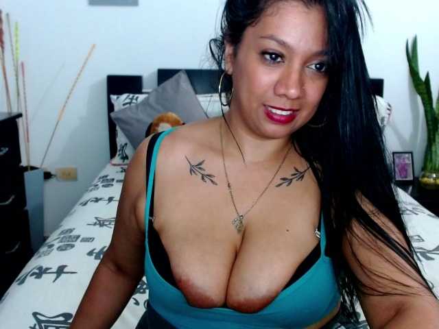 Фотографии titsbiglovers Hello guys let's have fun .. Show cum for 599 tokens