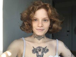 Еротски видео разговор Toninita