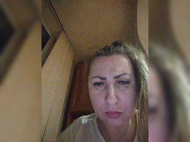 Емитувани слики од екранот TopNewBlonda