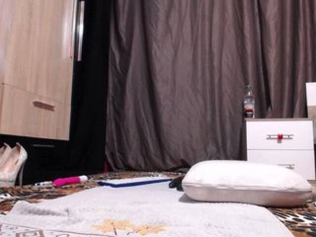 Емитувани слики од екранот TotalSlave4u