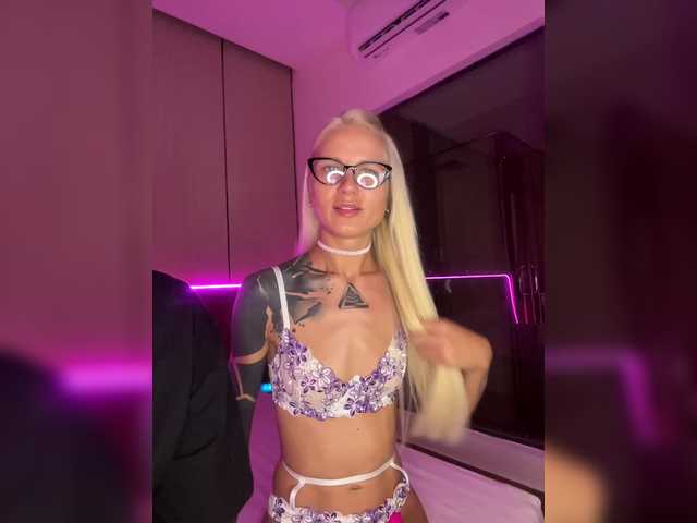 Емитувани слики од екранот Twins666