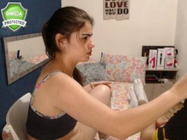 Емитувани слики од екранот two-wolves