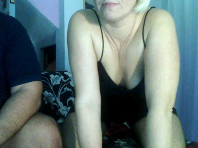 Емитувани слики од екранот LuckyCouple3X