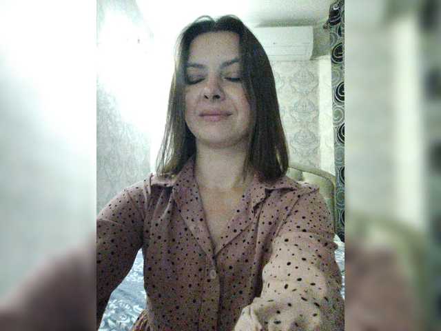 Емитувани слики од екранот Valentinasexm