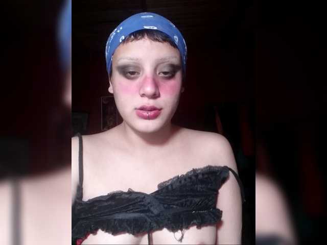 Емитувани слики од екранот Vampirasatiata