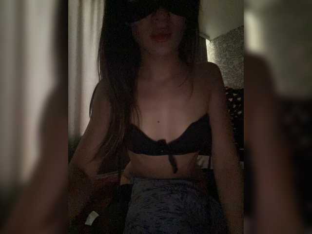 Емитувани слики од екранот Vanessa-25