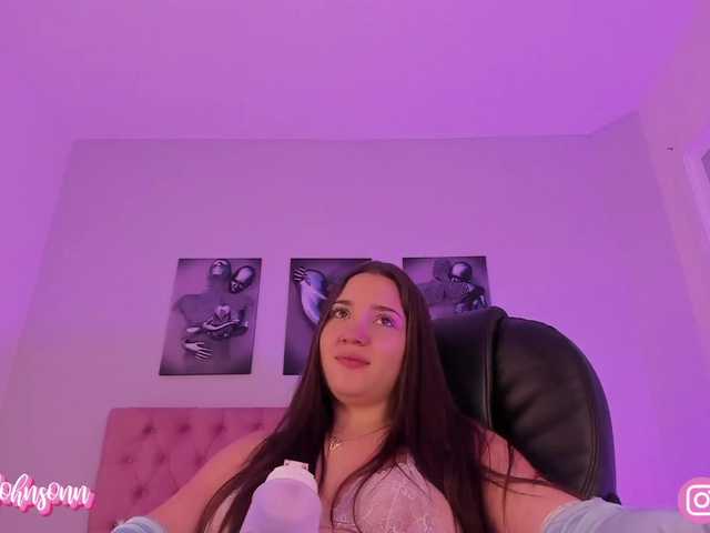 Емитувани слики од екранот Vanessajohnso