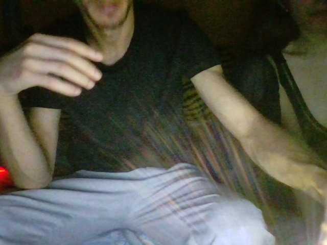 Емитувани слики од екранот BriannaAmyra