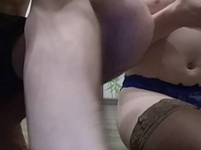 Емитувани слики од екранот VanessaNeon