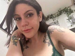 Еротски видео разговор Velvet-Berry99