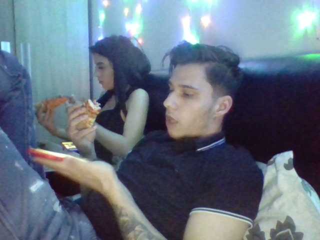 Емитувани слики од екранот Versace1009