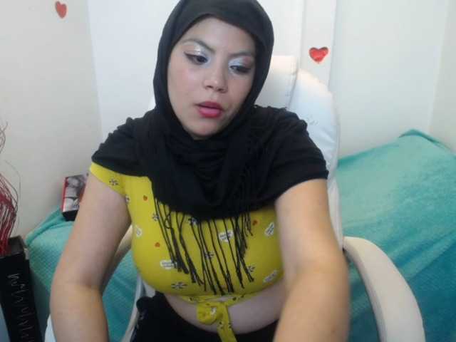 Емитувани слики од екранот vicky-hot