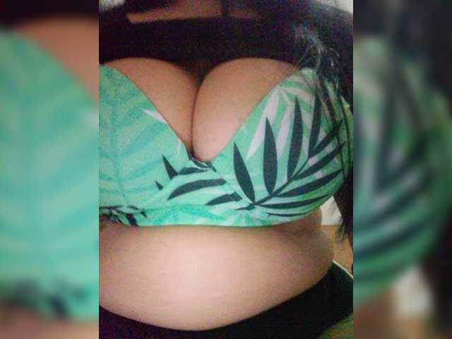 Емитувани слики од екранот vicky-hot