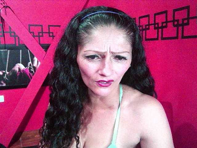 Емитувани слики од екранот VikaMoans