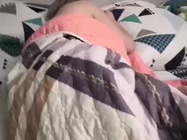 Емитувани слики од екранот VikaSexii