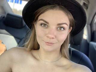 Еротски видео разговор Vikiko