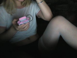 Емитувани слики од екранот VikyPink