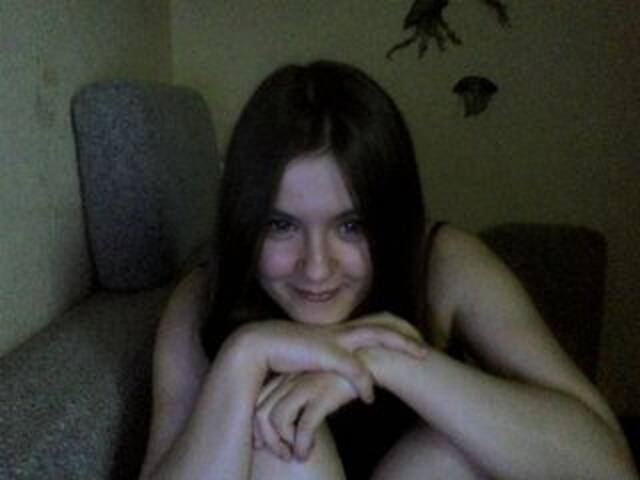 Емитувани слики од екранот Violaceouss