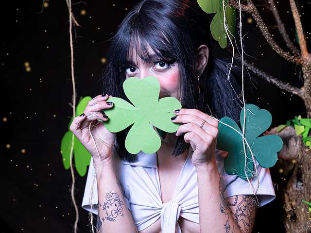 Фотографија на профилот Violet-lanee