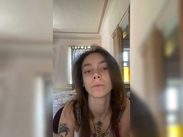 Емитувани слики од екранот Violeta