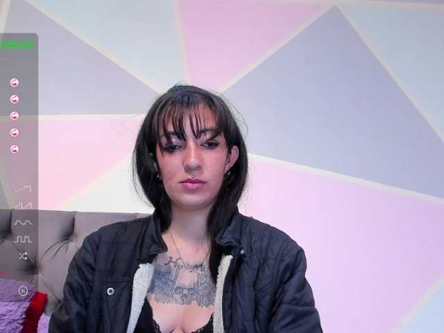 Емитувани слики од екранот Violetatoo