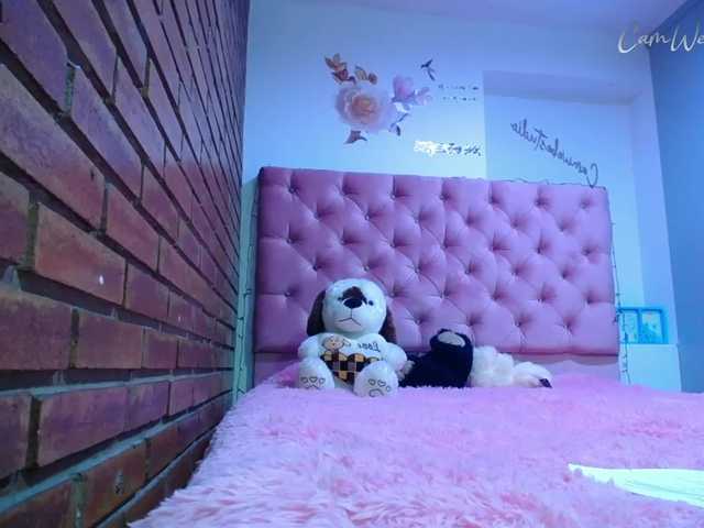 Емитувани слики од екранот Violeth2020